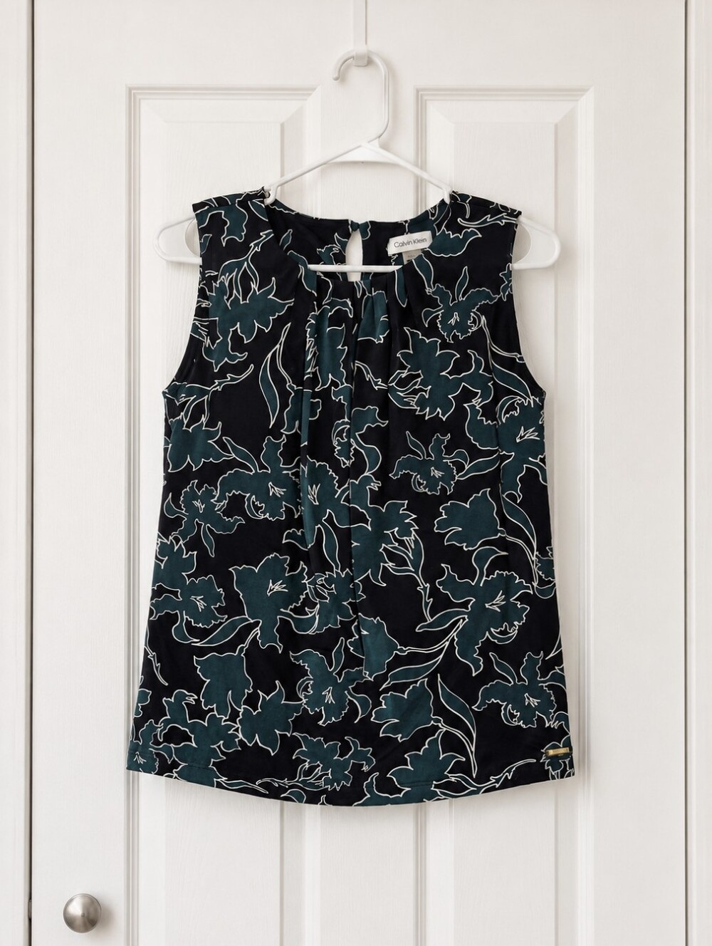 CALVIN KLEIN Black Sleeveless Blouse.